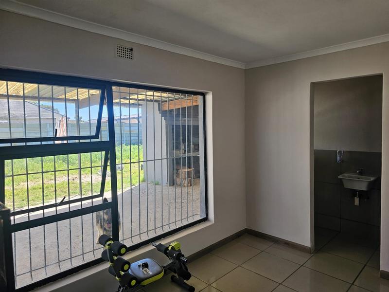 To Let 3 Bedroom Property for Rent in Kraaifontein East Western Cape